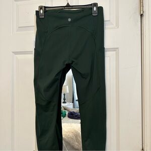 NWT Athleta ULTIMATE RUN 7/8 TIGHT
LEGGING 7/8 DE COURSE ULTIMATE​